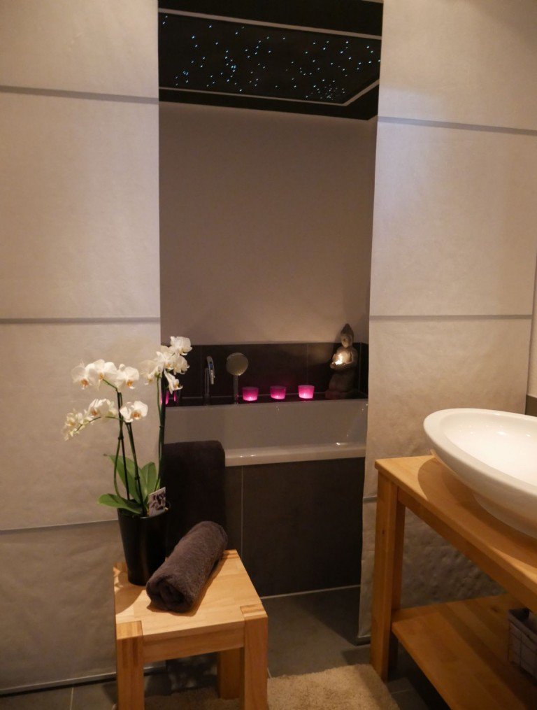Exklusives Bad mit Sternenhimmel Bondorf - B�blingen Maisonettewohnung Exklusive 3,5 Zimmer Maisonettewohnung mit Balkon und zwei Stellpl�tze - verkauft-