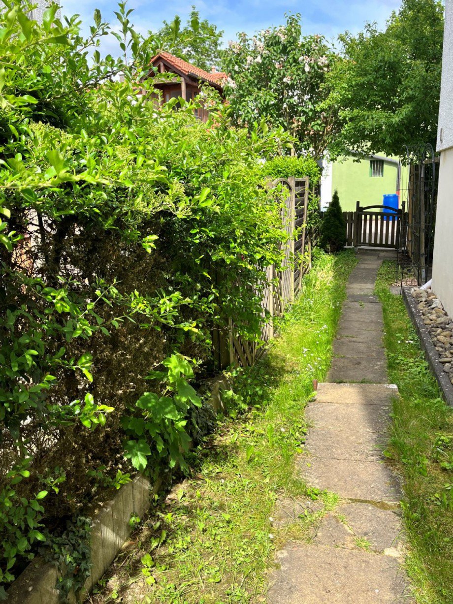 Zus�tzlicher Weg zur Terrasse Terrassenwohnung T�bingen