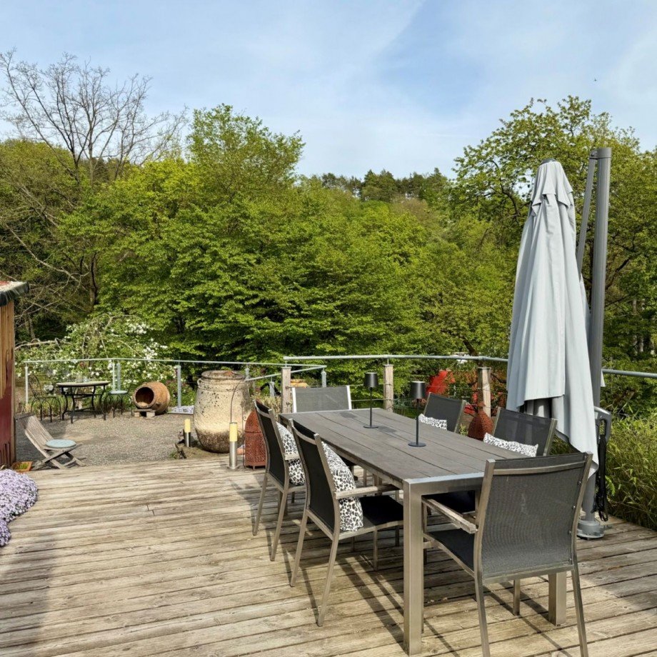 Erdgeschoss - Terrasse mit angenehmer Privatsphäre Doppelhaush�lfte Unterjesingen
