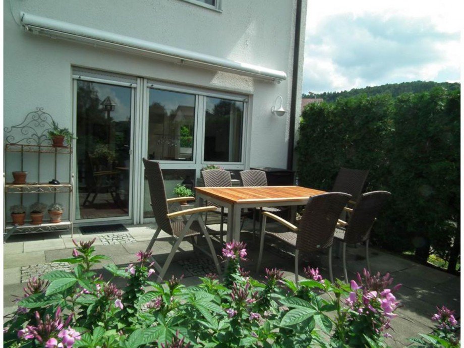 Sonnige sch�ne Terrasse mit kleinem Nutzgarten Doppelhaush�lfte Schorndorf