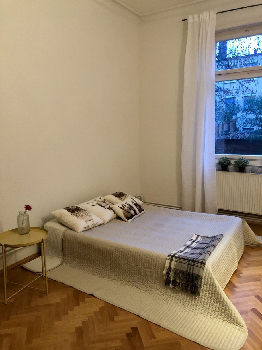 Schlafzimmer mit Wohlf�hlatmosph�re Etagenwohnung Stuttgart
