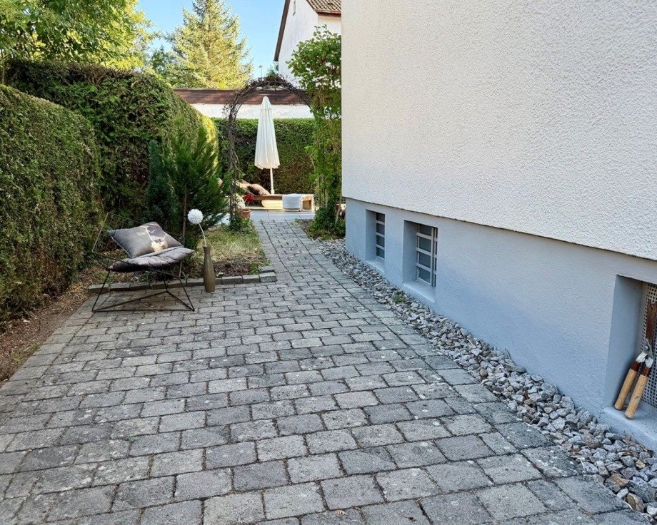 Weg zum Garten Mehrfamilienhaus Herrenberg