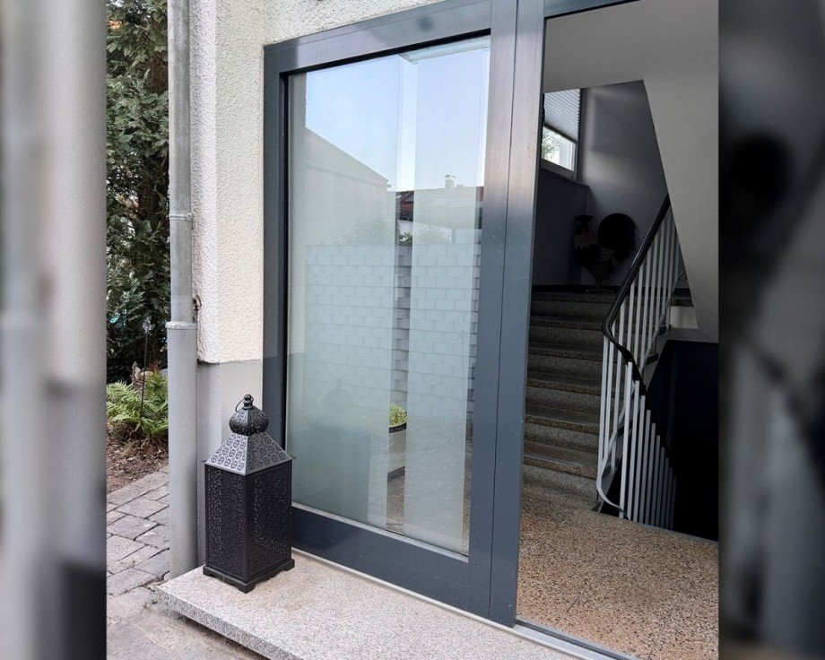 Neuwertige Hauseingangstüre Mehrfamilienhaus Herrenberg
