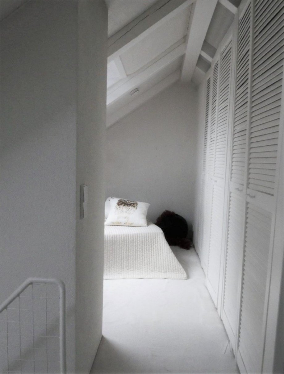 Schlafbereich mit integriertem Kleiderschrank Maisonettewohnung Stuttgart