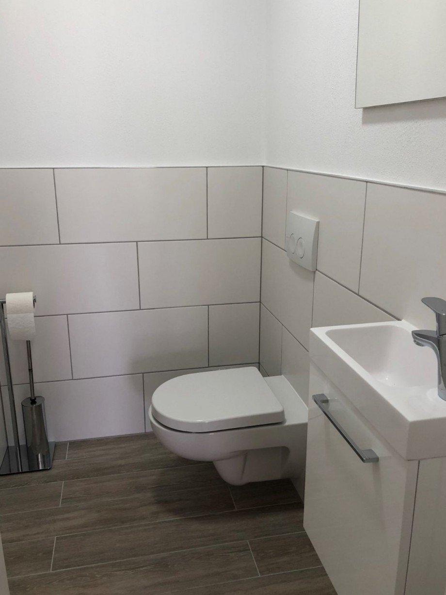 G�ste-WC Dachgeschosswohnung Aidlingen - Deufringen