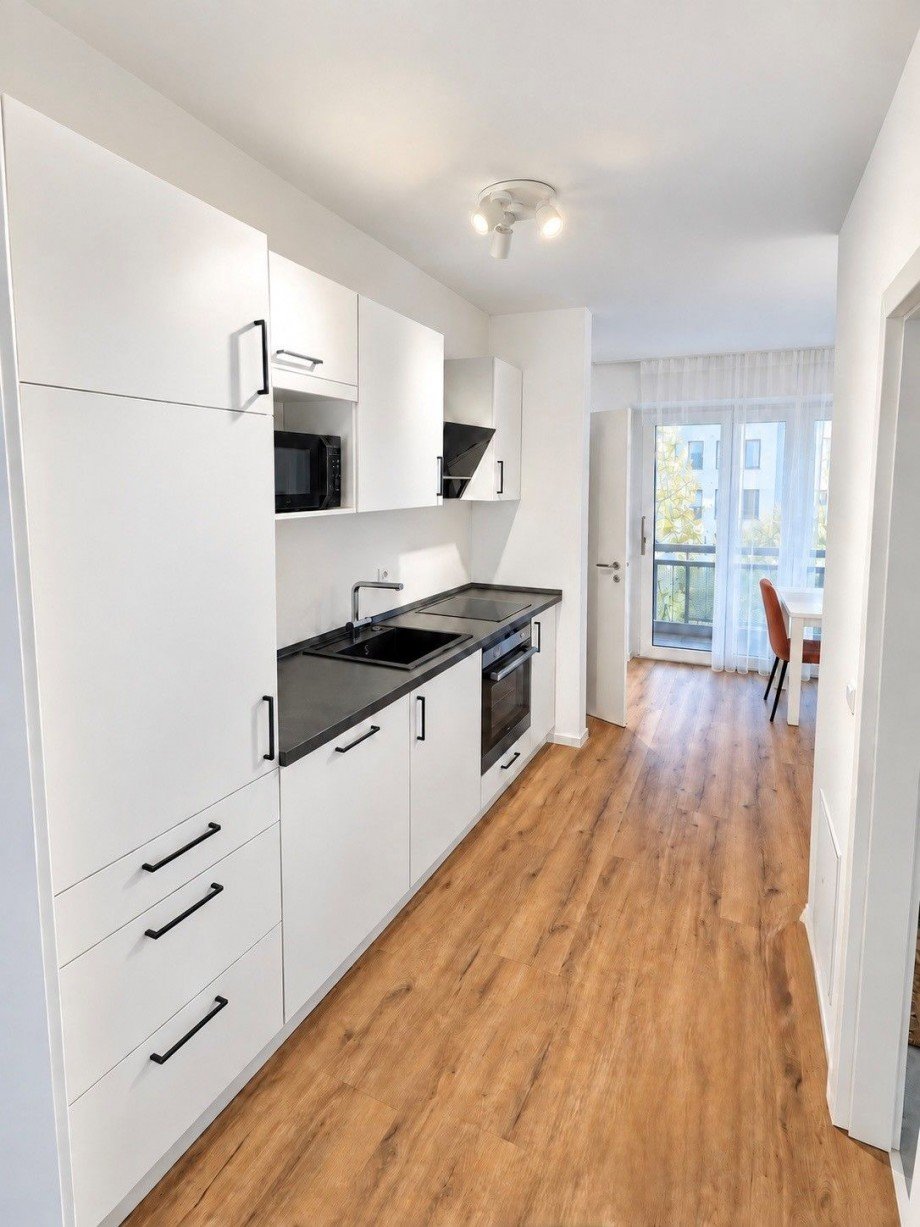 Offene, voll ausgestattete Einbauküche Etagenwohnung Böblingen