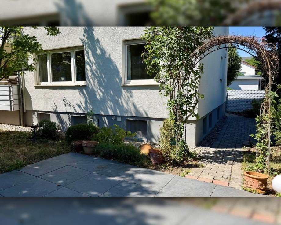 Gartenbereich hinter dem Haus Mehrfamilienhaus Herrenberg