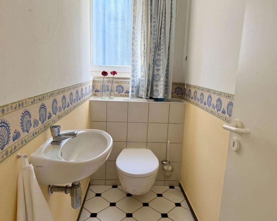 Erdgeschoss - Gästetoilette Mehrfamilienhaus Herrenberg
