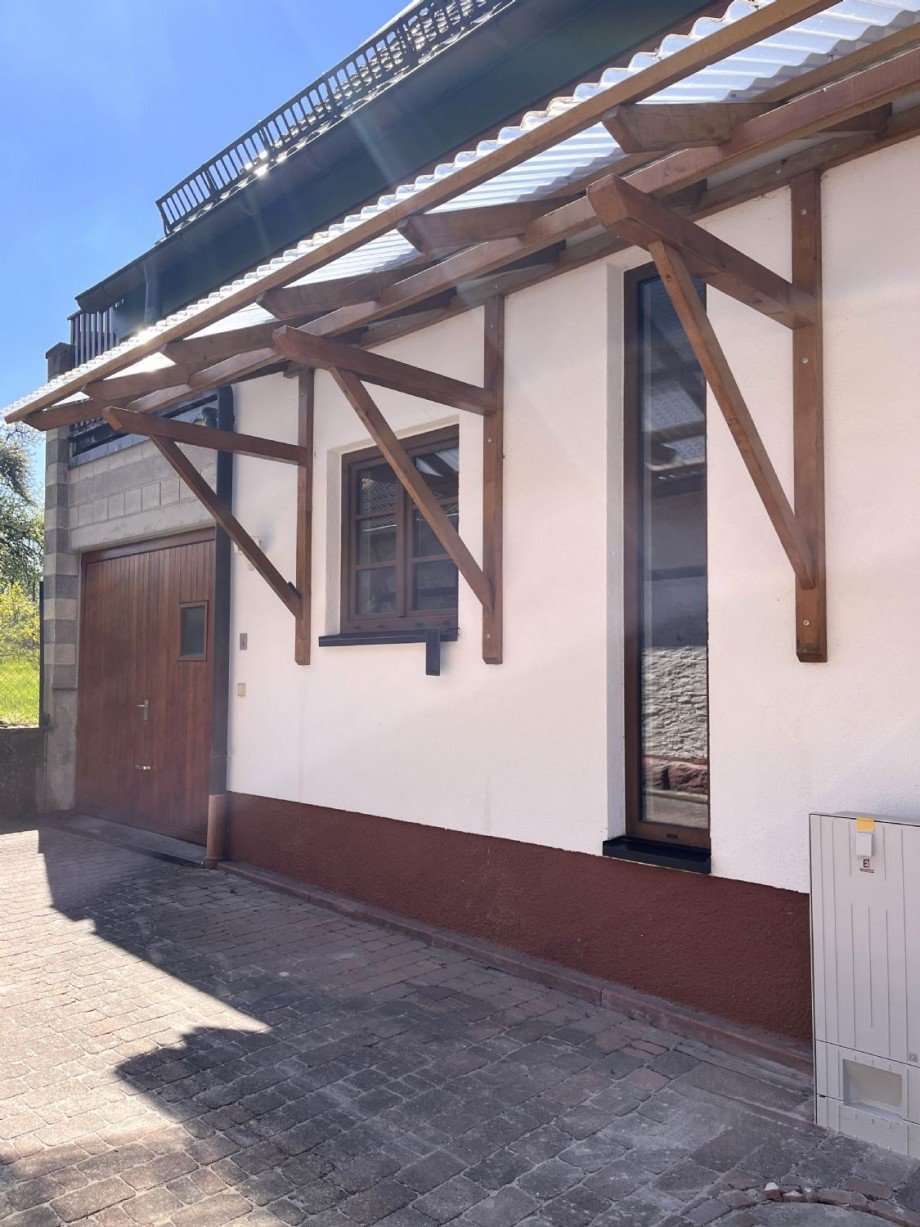 Garage in Massivbauweise - Glasfaseranschluss Einfamilienhaus Neuhausen