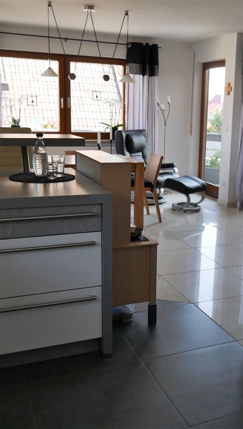Gro�e Glasfront Maisonettewohnung Bondorf