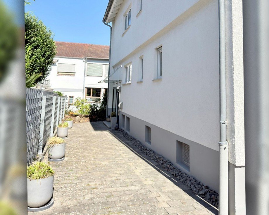 Sicherer Weg zum Hauseingang Mehrfamilienhaus Herrenberg