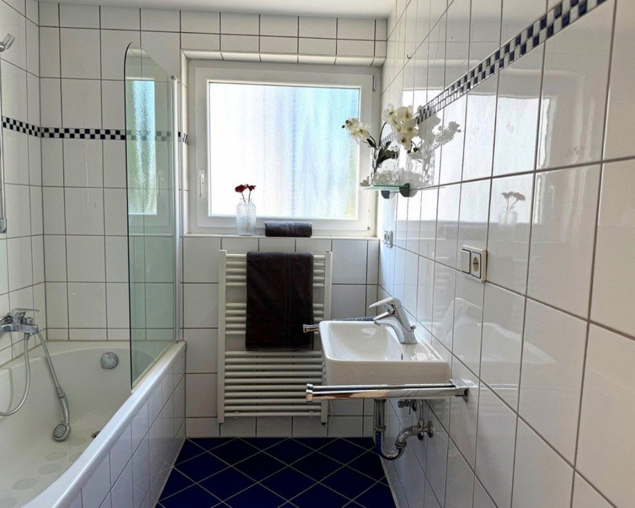 Erdgeschoss - Tageslichtbad Mehrfamilienhaus Herrenberg