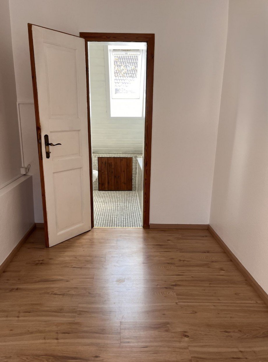 Blick in das Tageslichtbad im Dachgeschoss Einfamilienhaus Neuhausen