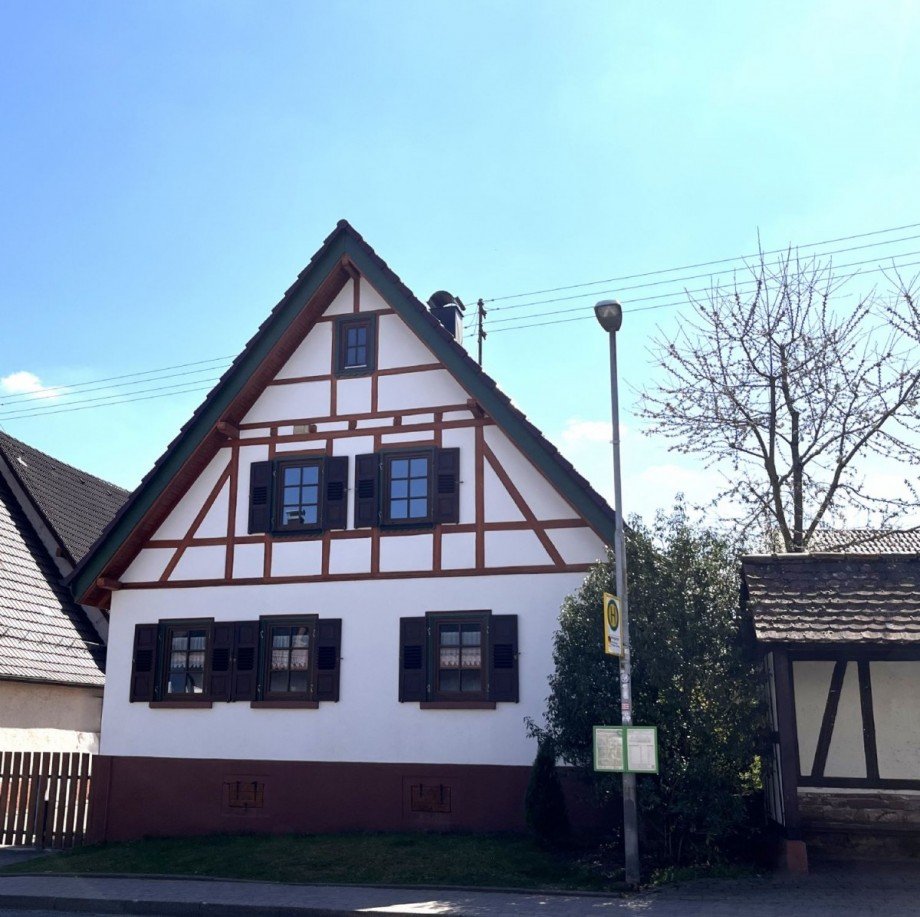 Sehr schön erhaltenes Fachwerk mit kompletter Fassadensanierung Einfamilienhaus Neuhausen