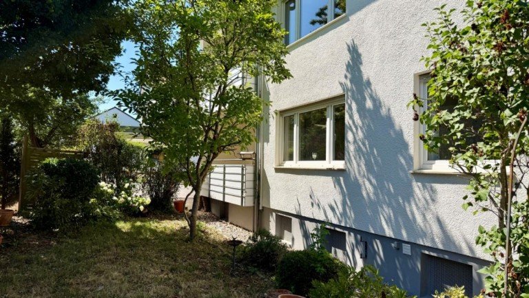 Mehrgenerationenwohnen – gepflegtes Zweifamilienhaus mit ausgebautem Dachgeschoss Herrenberg - Böblingen Mehrfamilienhaus Mehrgenerationenwohnen – gepflegtes Zweifamilienhaus mit ausgebautem Dachgeschoss