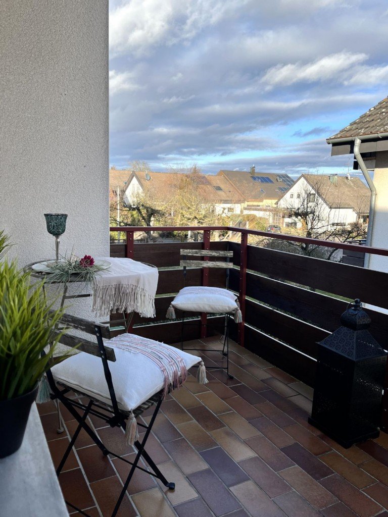 Sonniger Balkon G�ufelden-Nebringen - B�blingen Etagenwohnung Sehr gut geschnittene, sonnige Zweizimmerwohnung mit Balkon
