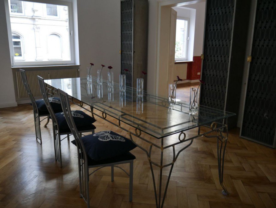 Salonatmosph�re f�r gastliche Anl�sse. Etagenwohnung Stuttgart