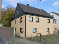 Hauptbild Freistehendes Zweifamilienhaus in sonniger Lage mit großem Garten