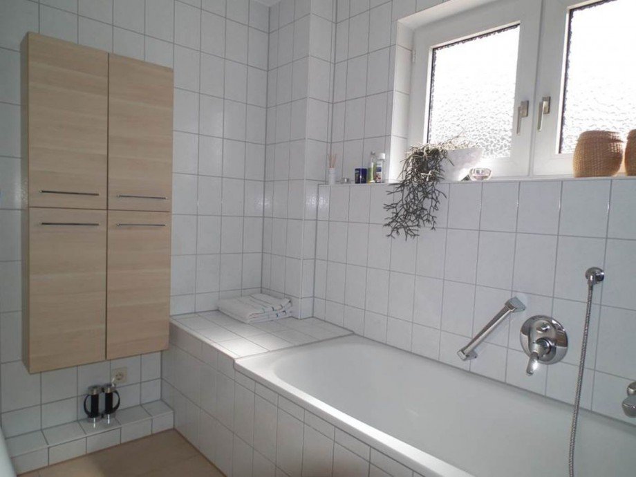 Separate Dusche, Badewanne,Toilette und Doppelwaschbecken Doppelhaush�lfte Schorndorf